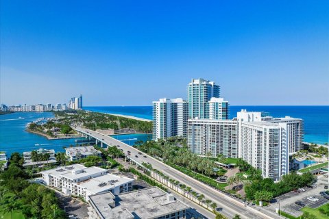 Copropriété à louer à Bal Harbour, Floride: 1 chambre, 83.24 m2 № 1997401 - photo 24