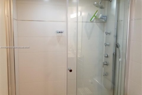 Copropriété à louer à Bal Harbour, Floride: 1 chambre, 83.24 m2 № 1997401 - photo 10