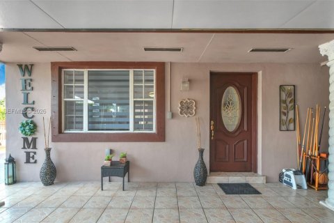 House in West Park, Florida 3 bedrooms, 93.65 sq.m. № 2081292 - photo 21