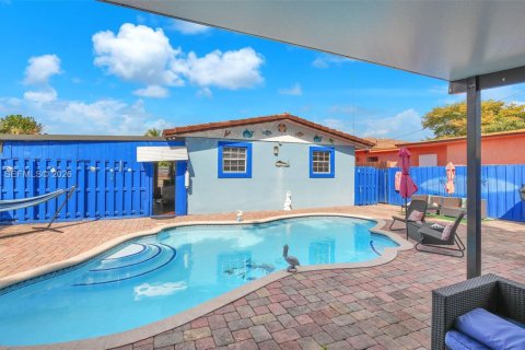 House in West Park, Florida 3 bedrooms, 93.65 sq.m. № 2081292 - photo 19