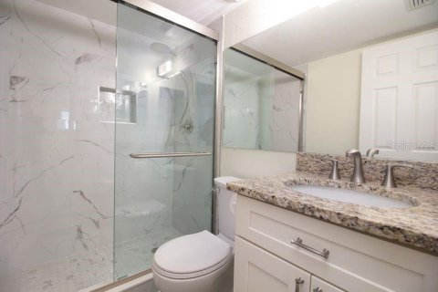 Купить кондоминиум в Трежер-Айленд, Флорида 4 комнаты, 86.4м2, № 2098368 - фото 18
