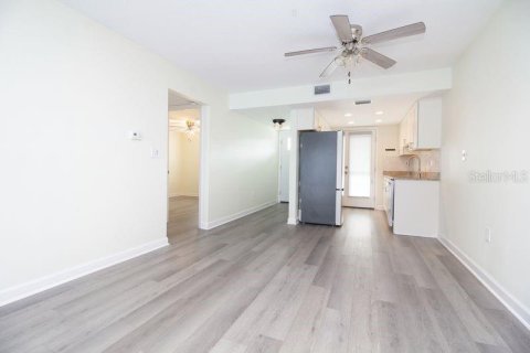 Купить кондоминиум в Трежер-Айленд, Флорида 4 комнаты, 86.4м2, № 2098368 - фото 7