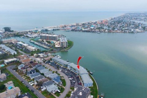 Купить кондоминиум в Трежер-Айленд, Флорида 4 комнаты, 86.4м2, № 2098368 - фото 19