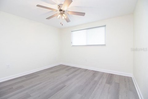 Купить кондоминиум в Трежер-Айленд, Флорида 4 комнаты, 86.4м2, № 2098368 - фото 17