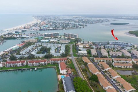 Купить кондоминиум в Трежер-Айленд, Флорида 4 комнаты, 86.4м2, № 2098368 - фото 20