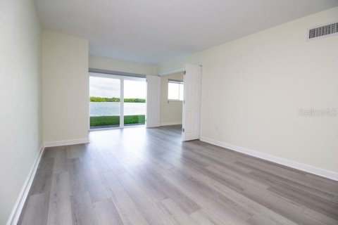 Купить кондоминиум в Трежер-Айленд, Флорида 4 комнаты, 86.4м2, № 2098368 - фото 4