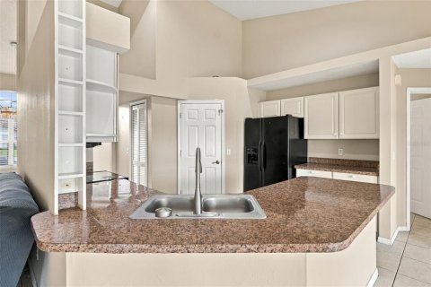 Casa en venta en Orlando, Florida, 5 dormitorios, 218.88 m2 № 2412604 - foto 17