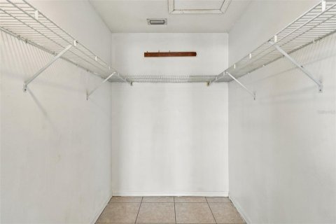Casa en venta en Orlando, Florida, 5 dormitorios, 218.88 m2 № 2412604 - foto 30
