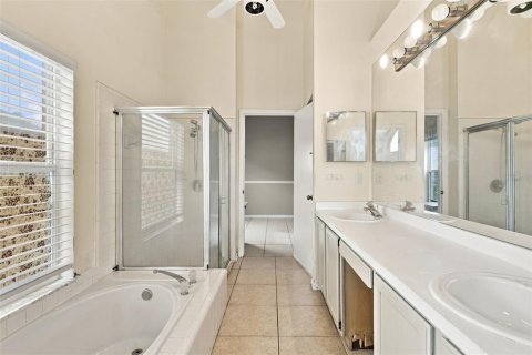 Casa en venta en Orlando, Florida, 5 dormitorios, 218.88 m2 № 2412604 - foto 28