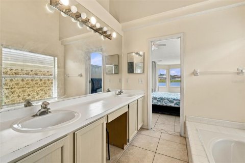 Casa en venta en Orlando, Florida, 5 dormitorios, 218.88 m2 № 2412604 - foto 29