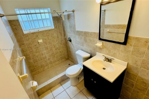 Condo in Miami Beach, Florida, 1 bedroom  № 1952641 - photo 18