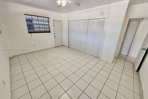Condo in Miami Beach, Florida, 1 bedroom  № 1952641 - photo 27