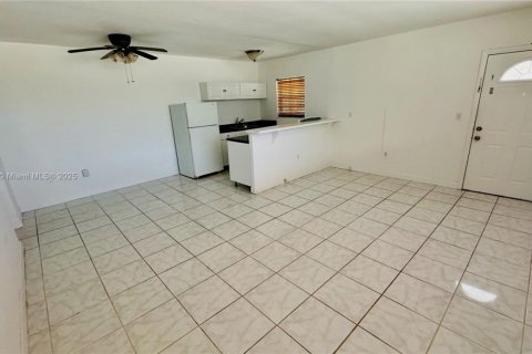 Condo in Miami Beach, Florida, 1 bedroom  № 1952641 - photo 4