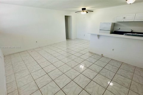 Condo in Miami Beach, Florida, 1 bedroom  № 1952641 - photo 6