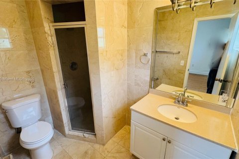 Condo in Miami Beach, Florida, 1 bedroom  № 1952641 - photo 20