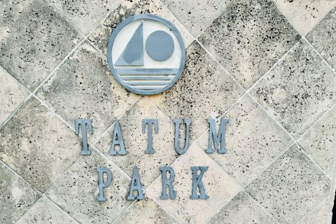 Condo in Miami Beach, Florida, 1 bedroom  № 1952641 - photo 22