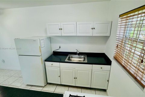 Condo in Miami Beach, Florida, 1 bedroom  № 1952641 - photo 8