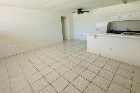 Condo in Miami Beach, Florida, 1 bedroom  № 1952641 - photo 3