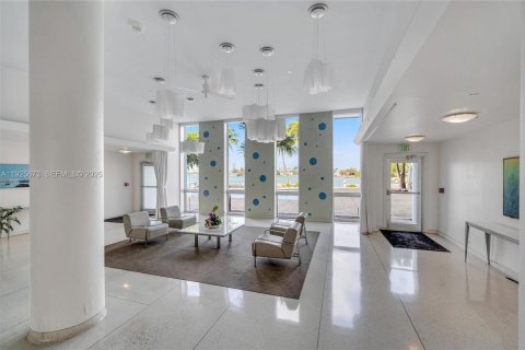 Condo in Miami Beach, Florida, 1 bedroom  № 1986756 - photo 22
