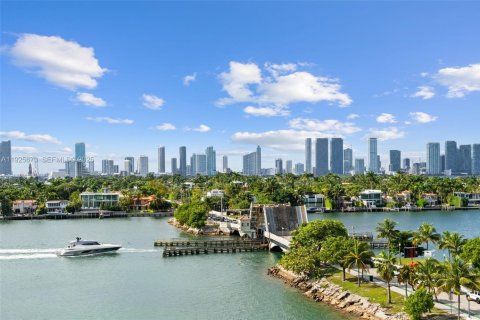 Condo in Miami Beach, Florida, 1 bedroom  № 1986756 - photo 26