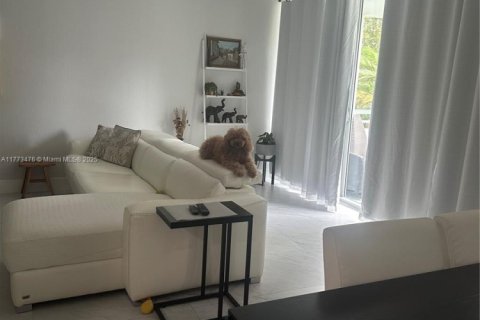 Condo in Bay Harbor Islands, Florida, 1 bedroom  № 1868347 - photo 19