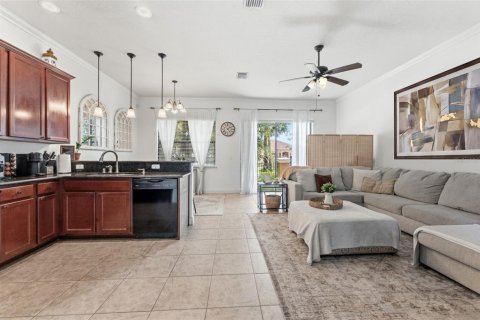 Touwnhouse à vendre à Tampa, Floride: 3 chambres, 157.19 m2 № 2094810 - photo 2