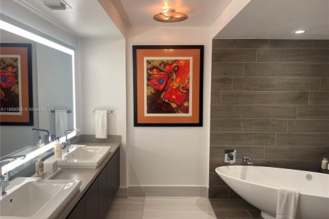 Снять в аренду квартиру в Санни-Айлс-Бич, Флорида 2 спальни, 141.58м2, № 1938751 - фото 5