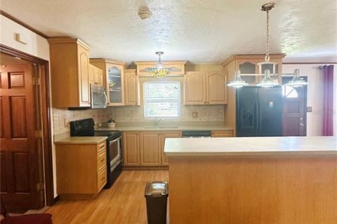 House in Punta Gorda, Florida 3 bedrooms, 164.72 sq.m. № 1919861 - photo 8