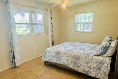 House in Punta Gorda, Florida 3 bedrooms, 164.72 sq.m. № 1919861 - photo 20
