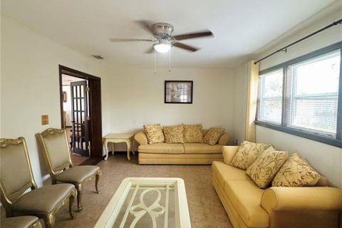 House in Punta Gorda, Florida 3 bedrooms, 164.72 sq.m. № 1919861 - photo 13