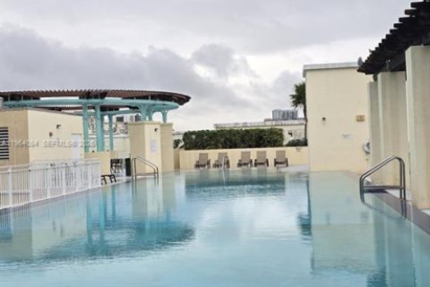 Condo in Miami, Florida, 2 bedrooms  № 2026738 - photo 17