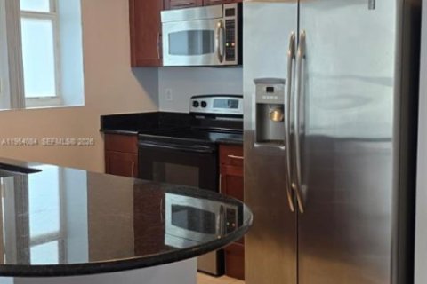 Condo in Miami, Florida, 2 bedrooms  № 2026738 - photo 15