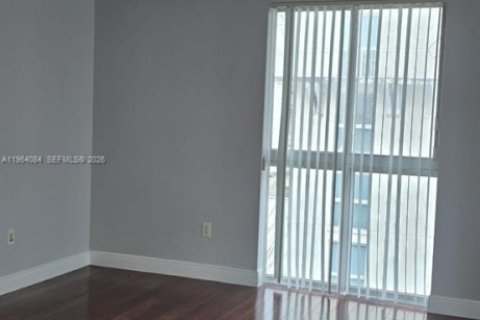 Condo in Miami, Florida, 2 bedrooms  № 2026738 - photo 7