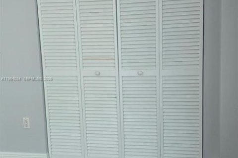 Condo in Miami, Florida, 2 bedrooms  № 2026738 - photo 19