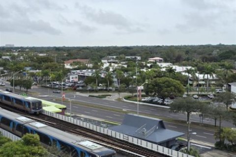 Condo in Miami, Florida, 2 bedrooms  № 2026738 - photo 16