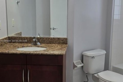 Condo in Miami, Florida, 2 bedrooms  № 2026738 - photo 18