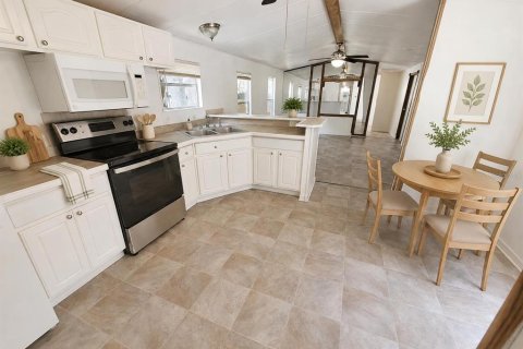 House in Spring Hill, Florida 2 bedrooms, 85.84 sq.m. № 2224879 - photo 20