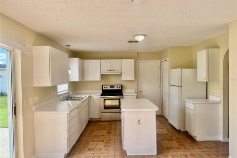 Villa ou maison à louer à Kissimmee, Floride: 4 chambres, 205.78 m2 № 2408386 - photo 14