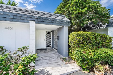 Villa ou maison à vendre à Tamarac, Floride: 3 chambres, 278.43 m2 № 1051002 - photo 1