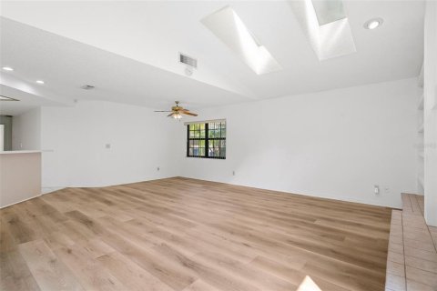 Villa ou maison à louer à Tampa, Floride: 4 chambres, 236.9 m2 № 2137730 - photo 15