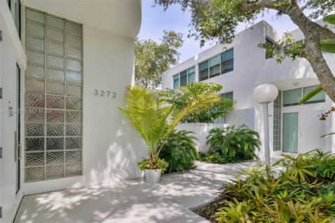 Touwnhouse à louer à Miami, Floride: 2 chambres, 150.5 m2 № 2060587 - photo 6