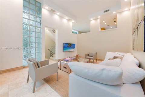 Touwnhouse à louer à Miami, Floride: 2 chambres, 150.5 m2 № 2060587 - photo 9