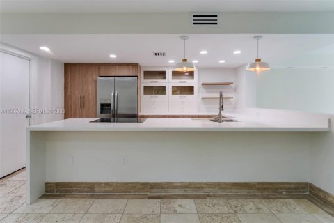 Touwnhouse à louer à Miami, Floride: 2 chambres, 150.5 m2 № 2060587 - photo 11