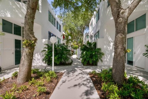 Touwnhouse à louer à Miami, Floride: 2 chambres, 150.5 m2 № 2060587 - photo 4