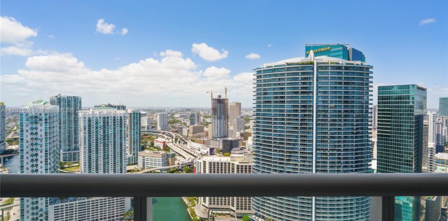 Condo in Miami, Florida, 1 bedroom № 1859097