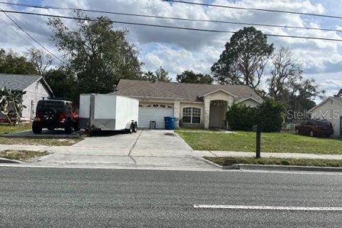 House in Spring Hill, Florida 3 bedrooms, 161.84 sq.m. № 1572723 - photo 1