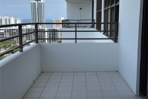 Copropriété à louer à Hallandale Beach, Floride: 1 chambre, 88.26 m2 № 1982238 - photo 14