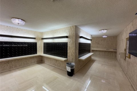 Copropriété à louer à Hallandale Beach, Floride: 1 chambre, 88.26 m2 № 1982238 - photo 17