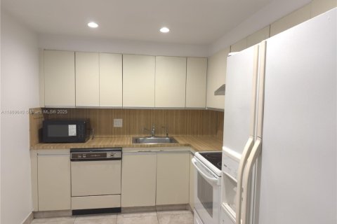 Copropriété à louer à Hallandale Beach, Floride: 1 chambre, 88.26 m2 № 1982238 - photo 6