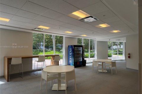 Copropriété à louer à Hallandale Beach, Floride: 1 chambre, 88.26 m2 № 1982238 - photo 25